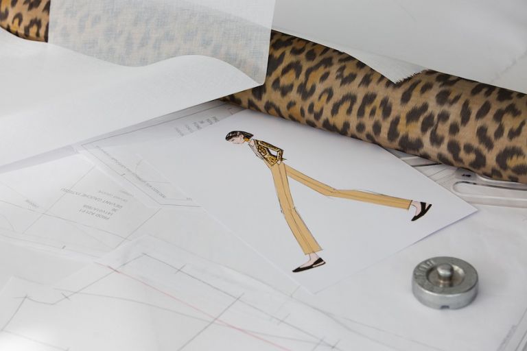 Πως η μούσα του Κριστιάν Ντιόρ έγινε η αφορμή για να δημιουργηθεί το σακάκι των ονείρων μας