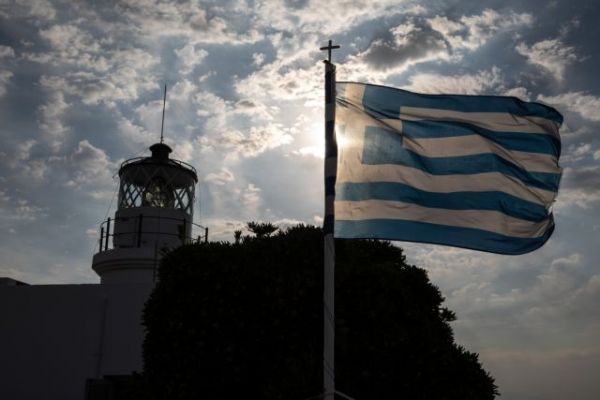 Τρίκαλα: Η μεγαλύτερη ελληνική σημαία στον κόσμο θα υψωθεί με αερόστατο στη λίμνη Πλαστήρα
