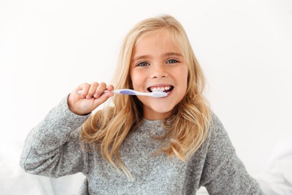 Πώς θα πείσετε το παιδί να πλένει τακτικά τα δόντια του