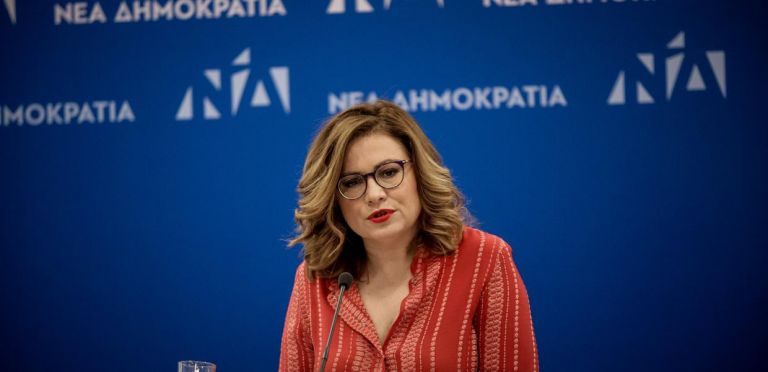 Σπυράκη: H Κομισιόν να εξετάσει τη φερόμενη εμπλοκή Παππά στις τηλεοπτικές άδειες