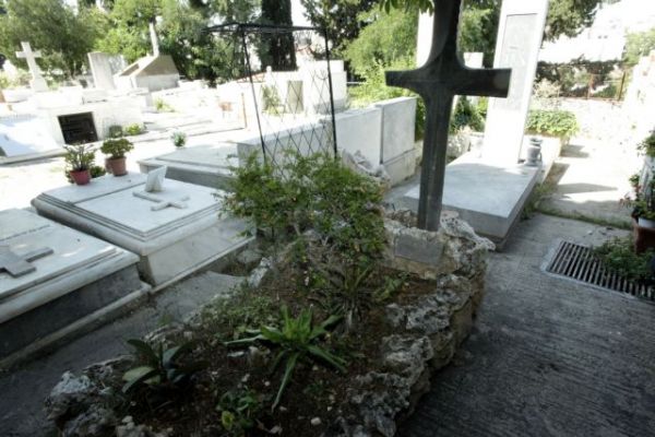 Απίστευτο περιστατικό στη Καβάλα: Άνοιξαν το φέρετρο και… έκλεψαν τον μακαρίτη