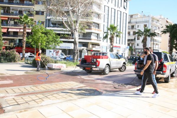 Επιχείρηση καθαρισμού και εξωραϊσμού στην πλατεία Φρεαττύδας