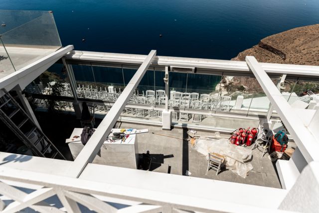 Bloomberg: Βίλες και ξενοδοχεία στην Ελλάδα ψάχνουν οι Αμερικανοί