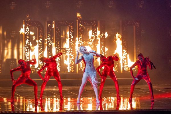 Eurovision 2021: Η Έλενα Τσαγκρινού έβαλε «φωτιά» στη σκηνή με το El diablo