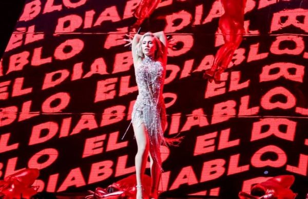 Eurovision 2021: Το ατύχημα της Έλενας Τσαγκρινού – Αναγκάστηκε να σταματήσει τη πρόβα