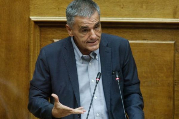 Θύμα διαρρηκτών έπεσε ο Ευκλείδης Τσακαλώτος