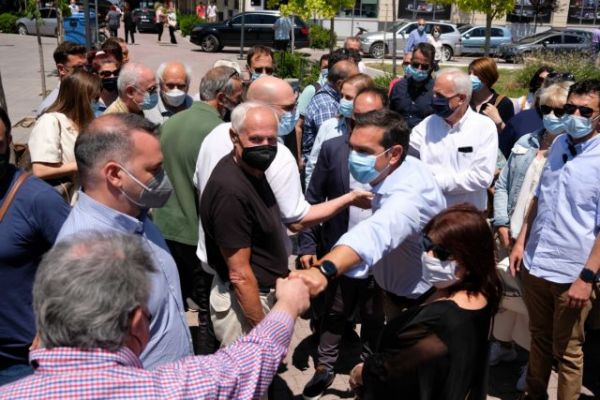 Τσίπρας: Η κυβέρνηση διαλύει τις εργασιακές σχέσεις προς όφελος λίγων επιχειρηματικών ομίλων