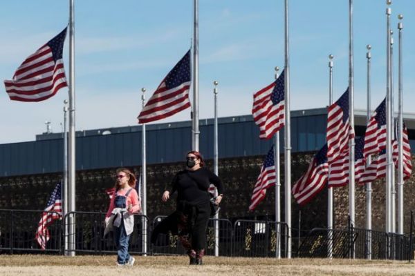 ΗΠΑ: Χωρίς μάσκα οι εμβολιασμένοι – Ενστάσεις από επιστήμονες