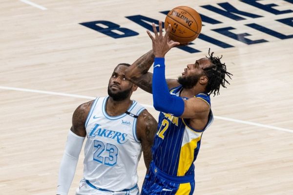 Γύρισε ο ΛεΜπρόν, νίκησαν οι Λέικερς (122-115)