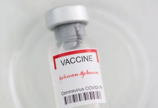 Εμβόλιο: Οι 5 πιο συχνές παρενέργειες του Johnson & Johnson – Πόσο διαρκούν, πόσο έντονες είναι