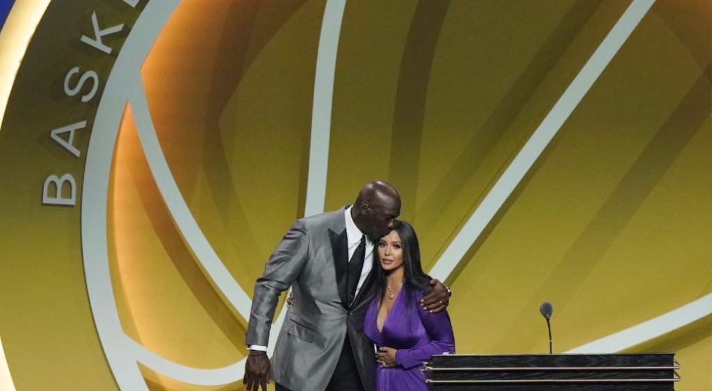 Στο Hall Of Fame ο μέγας Κόμπι – Συγκινητική η Βανέσα Μπράιαντ