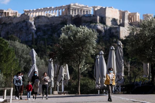 Παπαευαγγέλου: Περίπου 10.000 τα ενεργά κρούσματα στην Αττική – Έκκληση για εμβολιασμό των 50άρηδων