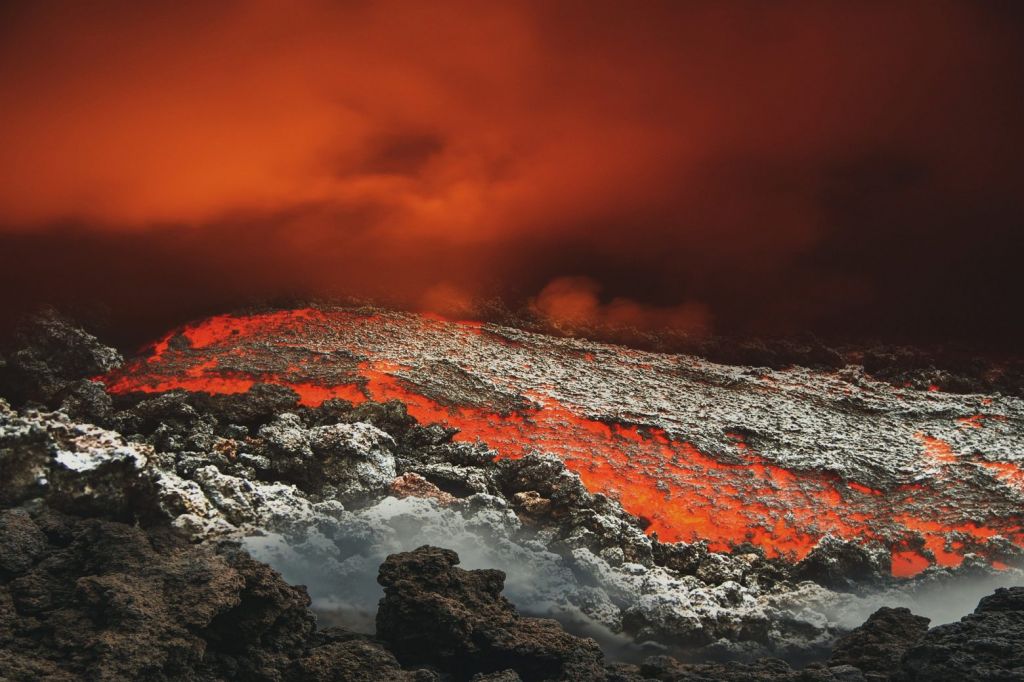 Ισλανδία: Drone πετά μέσα σε ενεργό ηφαίστειο και οι εικόνες μας αφήνουν άφωνους