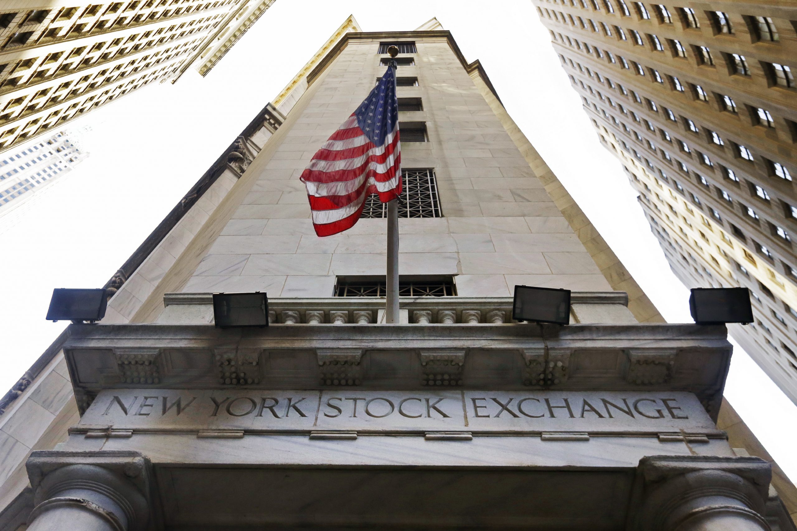 Wall Street: Επιστροφή στα ρεκόρ με ιστορικό υψηλό για τον Dow Jones