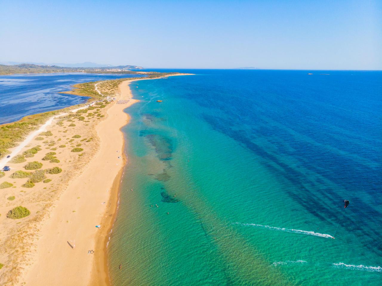 Three Greek beaches among the 13 safest in Europe [Photos]