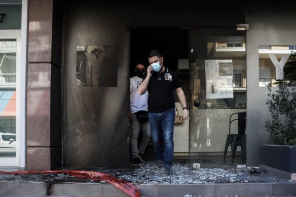 Χαρδαλιάς για επίθεση στα καταστήματα της συζύγου του: Θρασύδειλα ανθρωπάρια δεν θα μας τρομοκρατήσουν