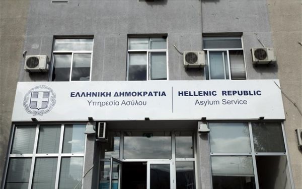 Υπουργείο Μετανάστευσης και Ασύλου: Ανανεώθηκαν 886 συμβάσεις εργασίας
