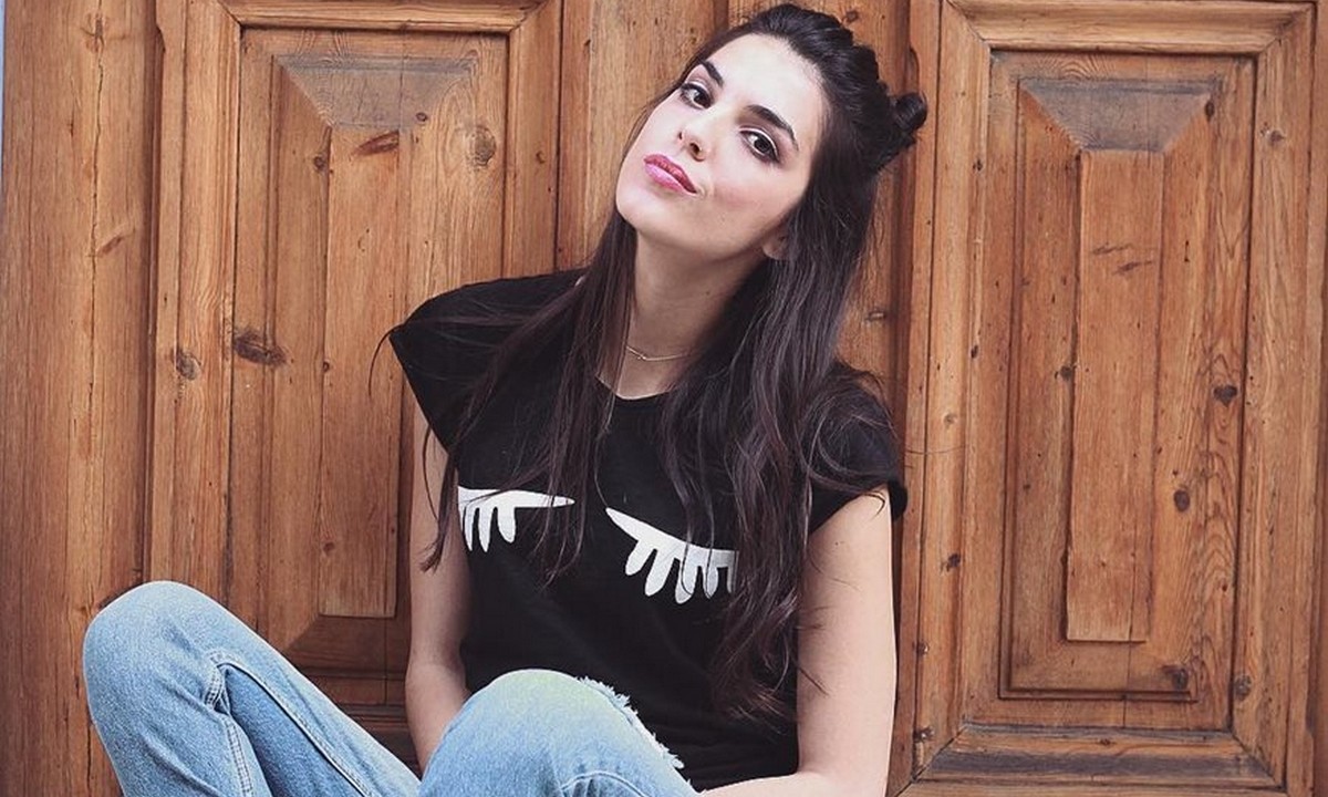 Άννα Μαρία Βέλλη: Σπάει όλα τα ταμπού για το «τέλειο» σώμα – Δείτε το βίντεο που της κατέβασαν από το Tik Tok