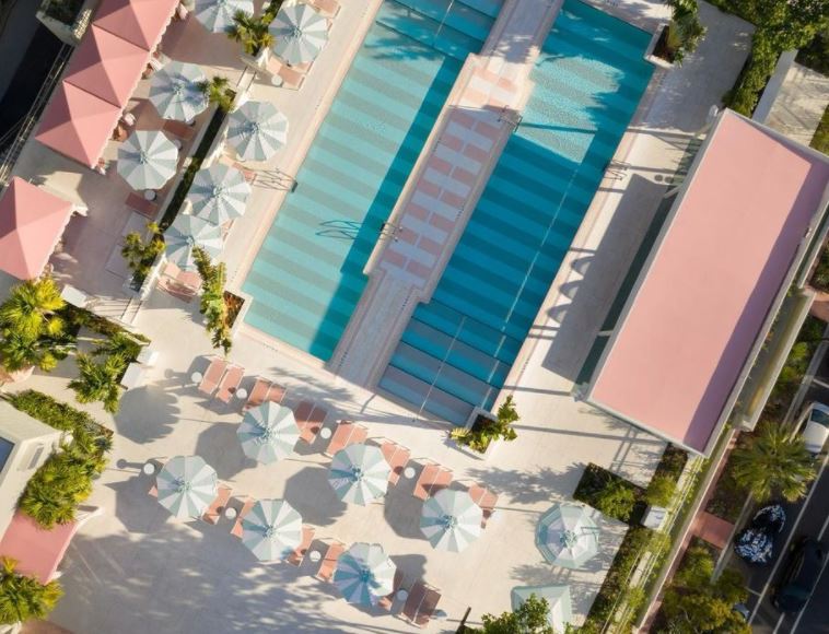 Καλωσορίσατε στο The Good Time Hotel