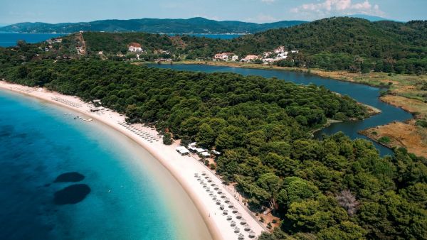 Σκιάθος: Φιγουράρει στο μετρό του Λονδίνου