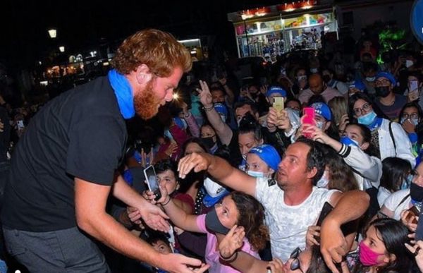 Survivor: Η πανηγυρική υποδοχή για τον Τζέιμς Καφετζή στη Ρόδο