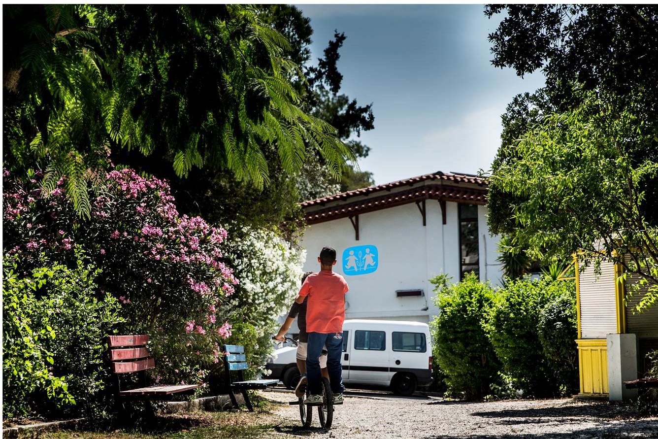 Γιορτή της Μητέρας: Τρεις «διαφορετικές» μαμάδες μιλούν για την εμπειρία τους στο in.gr