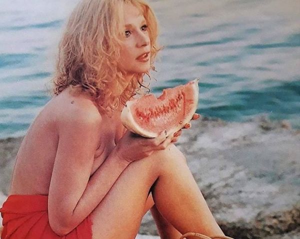 Αρζόγλου: «Η Αλίκη Βουγιουκλάκη ήταν έτοιμη να θυσιάσει τα πάντα για να μη χάσει την νεότητά της»