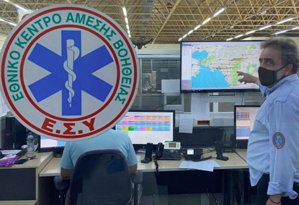 ΕΚΑΒ: Ο πόλεμος με τον κοροναϊό, τα υπερόπλα και η καθημερινή μάχη για να σωθούν ζωές