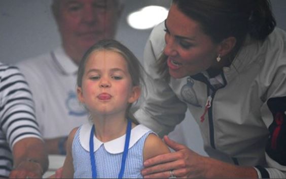 Πριγκίπισσα Σάρλοτ: Η φωτογραφία για τα έκτα γενέθλια δια χειρός Κέιτ Μίντλετον