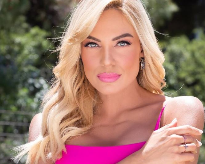 Ιωάννα Μαλέσκου: Ποιος παραμιλούσε βλέποντας την με σούπερ μοβ φόρεμα