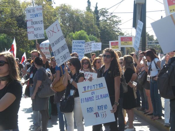 ΣΥΡΙΖΑ: Ξεναγοί χωρίς εισόδημα και χωρίς προοπτική