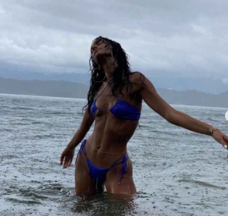 Η νέα τάση στη μόδα έχει φέρει τα πάνω – κάτω στα μπικίνι… κυριολεκτικά!