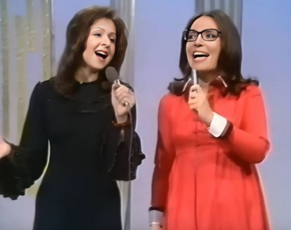 Έλληνες τραγουδιστές και μουσικοί με διεθνή καριέρα