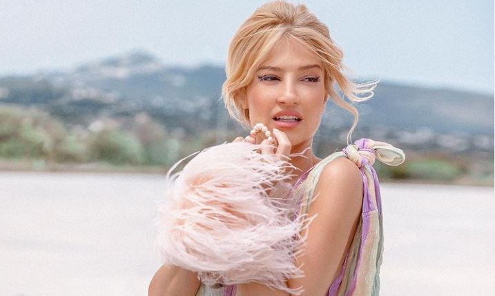 Φαίη Σκορδά: Δεν θα πιστέψετε ποιον κόντεψε να χτυπήσει με το αυτοκίνητό της