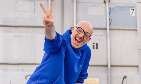 Καλό Μεσημεράκι: Έτσι είπε «καλό καλοκαίρι» ο Νίκος Μουτσινάς στους τηλεθεατές