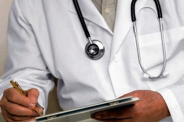 Θεσσαλονίκη: Κακουργηματική δίωξη κατά του γιατρού για συνταγογράφηση ναρκωτικών χαπιών