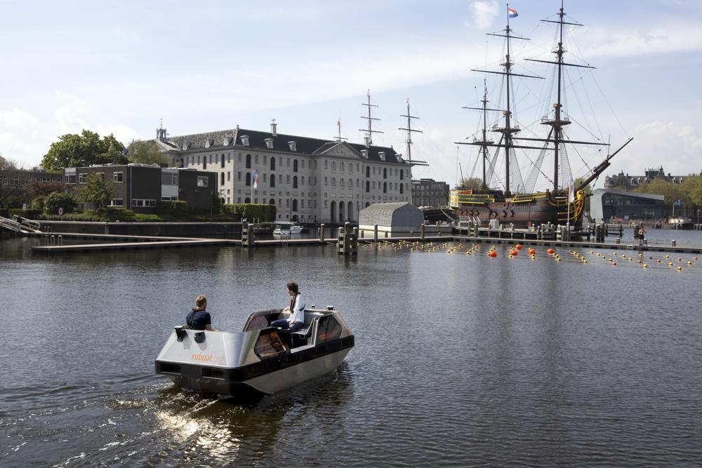 Ρομποτικές βάρκες βάζουν πλώρη για τα κανάλια Άμστερνταμ