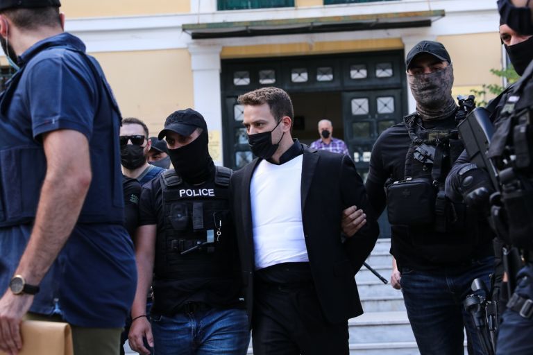 Γλυκά Νερά: Τα χρήματα που έδωσε η μητέρα της Καρολάιν για την αγορά οικοπέδου – Σε ποιο όνομα είναι το συμβόλαιο