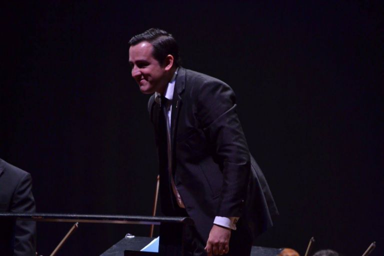 Πάμπλο Βουρλιώτης: Ο Έλληνας μαέστρος που κρατά ζωντανή τη «φλόγα» του Ελληνισμού