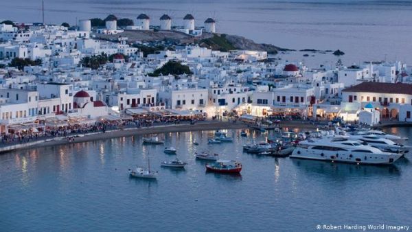 Handful of new guidelines for entry into Greece announced on Friday