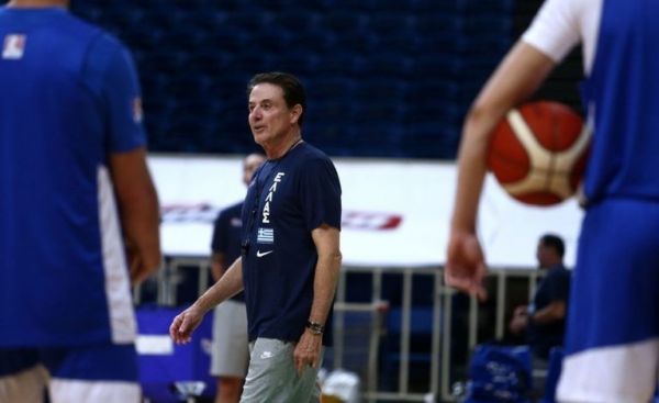 Υπόκλιση Πιτίνο σε Σπανούλη, Πρίντεζη και Σλούκα