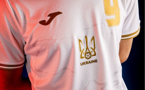 Το μήνυμα στη φανέλα της Ουκρανίας που προκάλεσε την οργή των Ρώσων [Εικόνες]