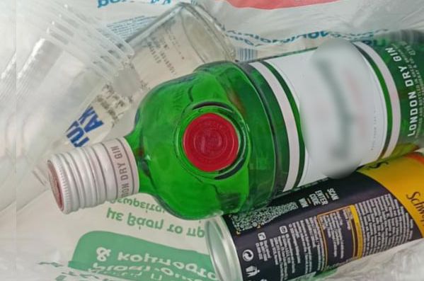 «Κλάμα» στα social με τη «σύλληψη» μπουκαλιού τζιν