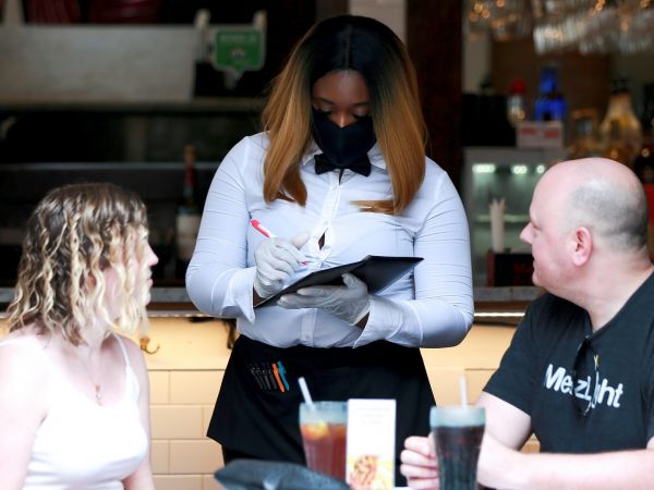 Οι εργασίες άνοιξαν αλλά οι γυναίκες μετανάστριες δεν έχουν επιστρέψει στη δουλειά τους