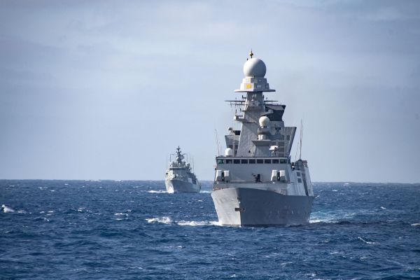To NATO κάνει επίδειξη δύναμης στη Μαύρη Θάλασσα