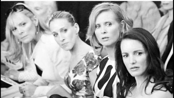 Ηλίας Μόσιαλος: Ανάρτηση – έπος με Sex and the City για… όσους δεν έχουν κάνει εμβόλιο!