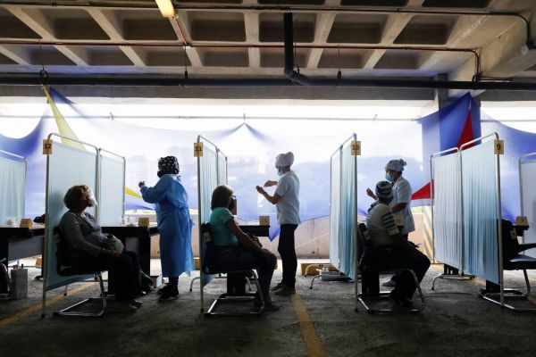 Ο υποχρεωτικός εμβολιασμός «θα ενίσχυε το αντεμβολιαστικό κίνημα»