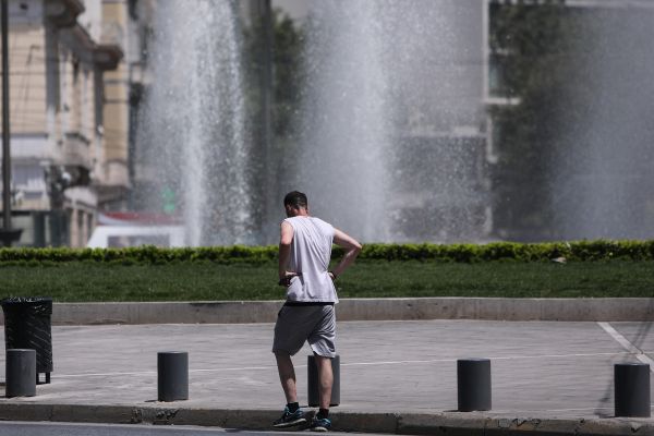Καιρός: «Καμίνι» για τέταρτη μέρα με συνθήκες καύσωνα η χώρα