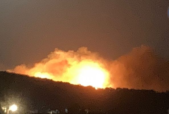 Μεγάλη φωτιά στην Κάρπαθο – Καίει από το βράδυ