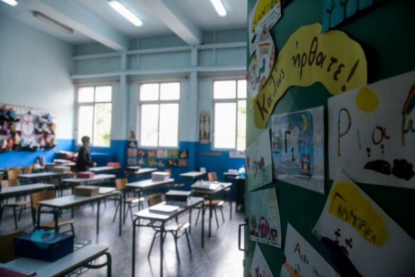 Υπαίθρια έκθεση μικρών ζωγράφων στο Περιστέρι